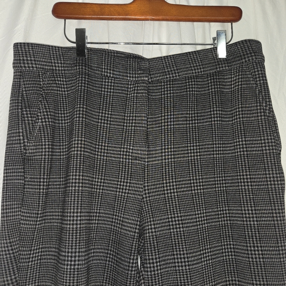 Banana Republic Gray/ black Plaid Tapered Leg Fall Pants